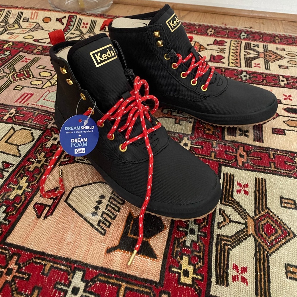 NWT Keds scout booth